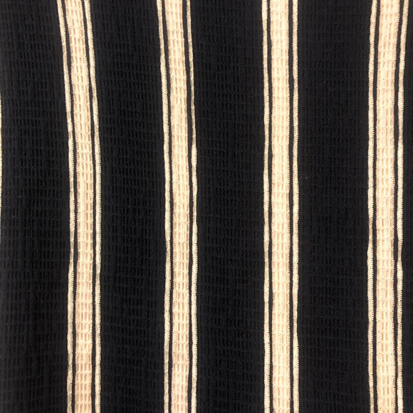 Navy and pink crop top NWT - Picture 3 of 4